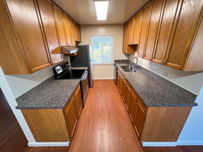 Building Photo - Newly renovated single-family home in Hayw...