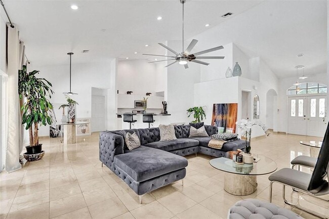 Building Photo - 6512 NW 54th Ct