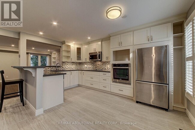 Building Photo - 2353 Marine Dr