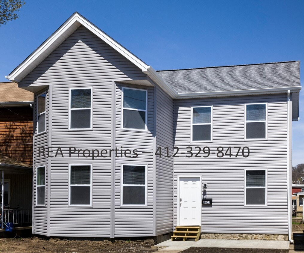 1027 2nd Ave, Coraopolis, PA 15108 House Rental in Coraopolis, PA