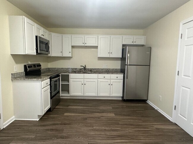 Building Photo - Two-story townhome duplex available in Dur...