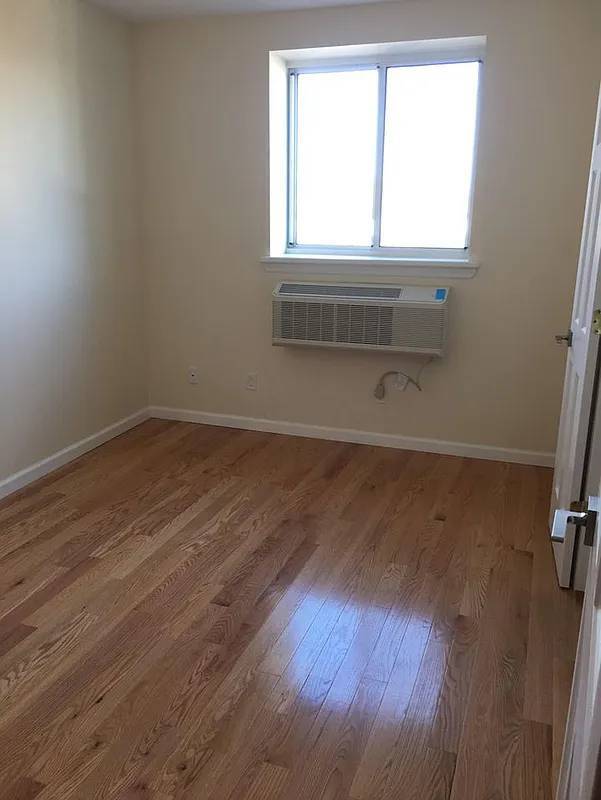 Foto del edificio - 46-25-25 Queens Blvd