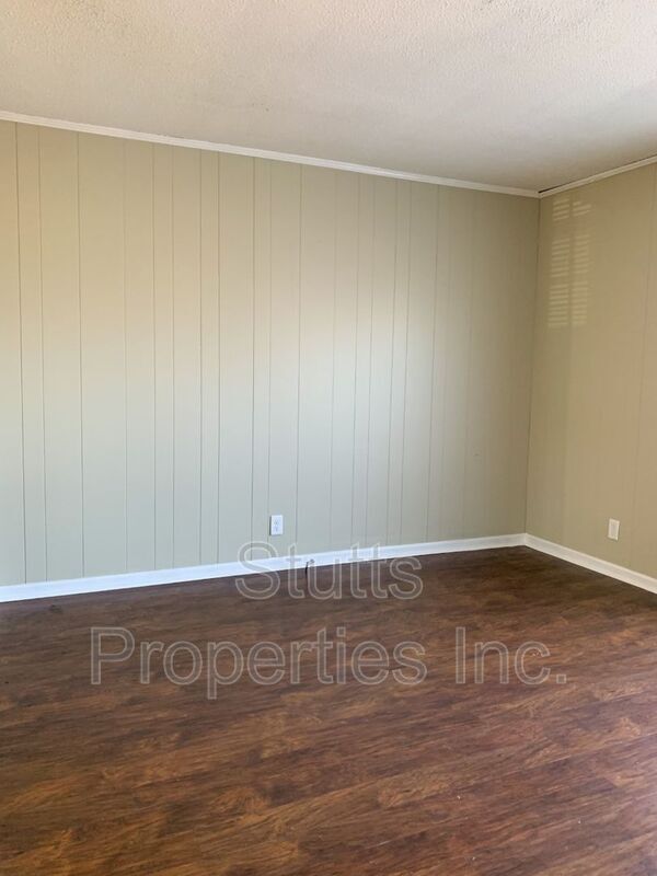 Foto del edificio - 1703 Robertson Blvd