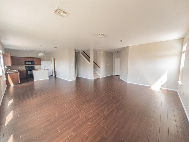 Foto del edificio - 9909 Fantail Ln