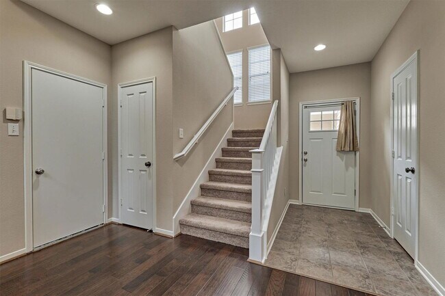 Building Photo - 83 Woodlily Pl