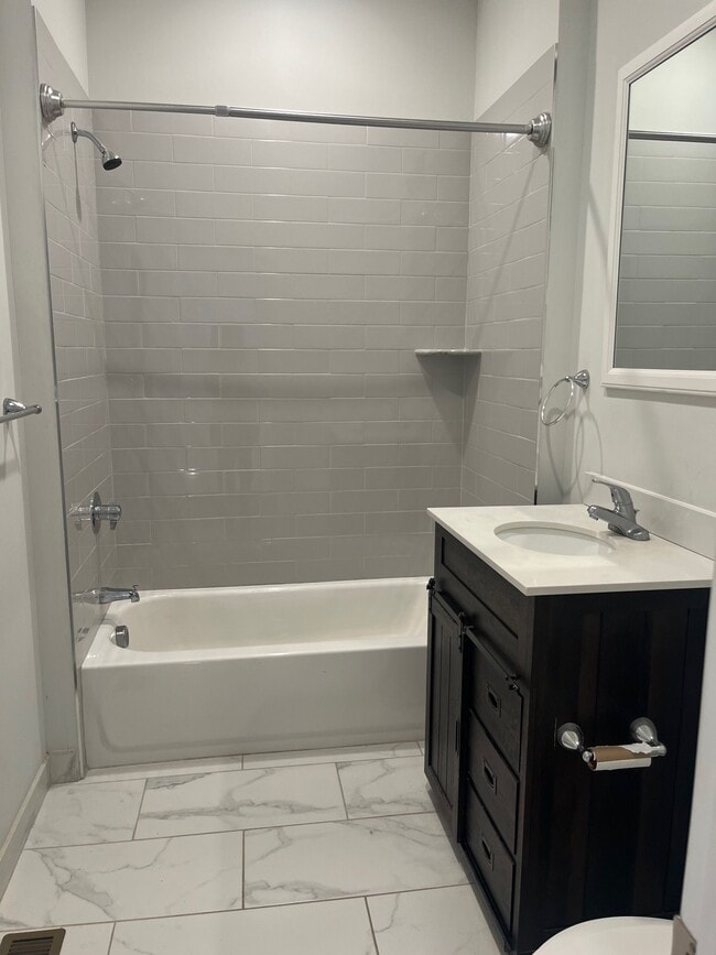 Foto del edificio - 93 Evergreen St