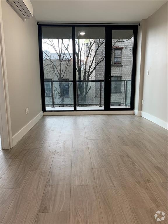 Beverley Square West Apartments for Rent with Hardwood Floors
