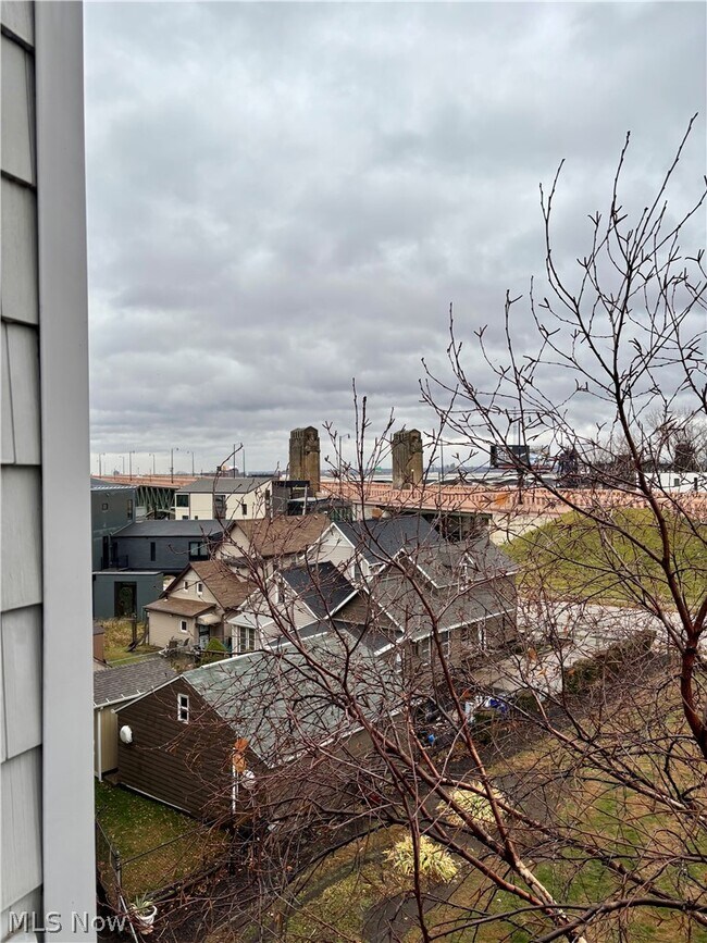 Foto del edificio - 1900 Grove Ct