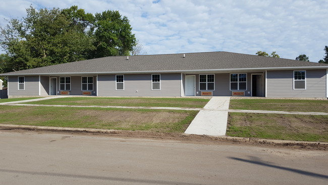 Front View of the Building - 900 W Marion St