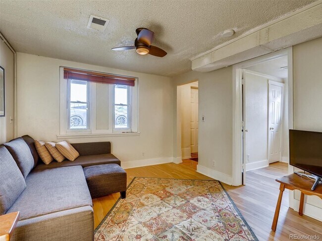 Foto del edificio - 3110 N Clay St