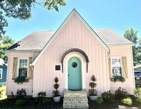 Building Photo - 920 Crossland Ave