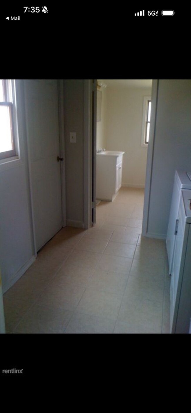 Building Photo - 7342 Cavell St