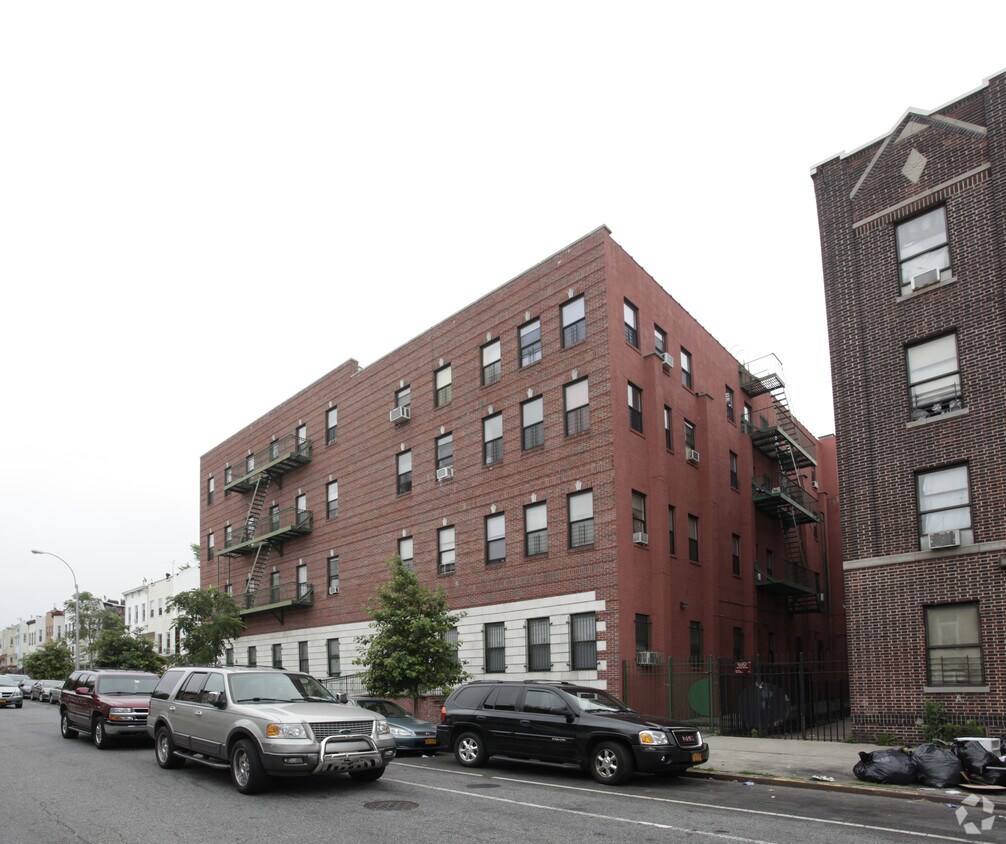 Primary Photo - 2026 Pacific St