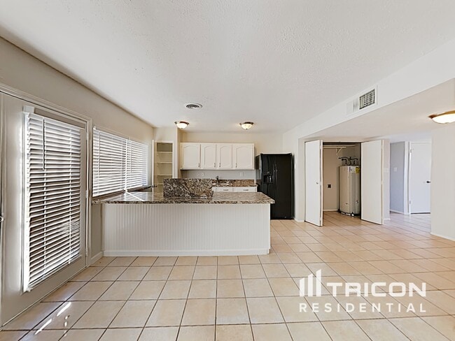 Building Photo - 7006 Blackberry Dr