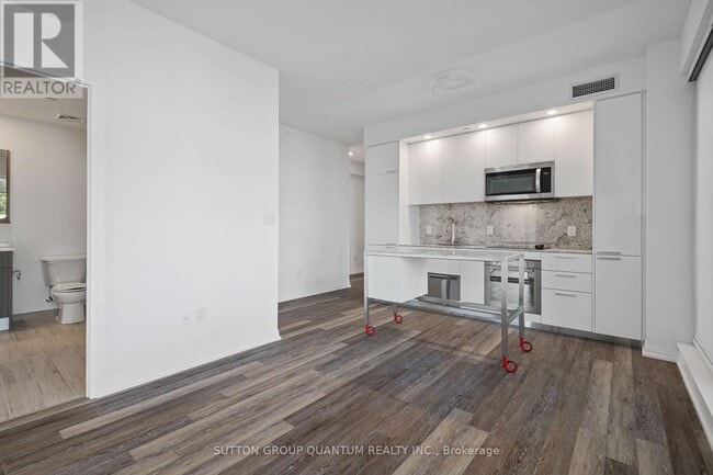 Building Photo - 75-375 Canterbury Pl