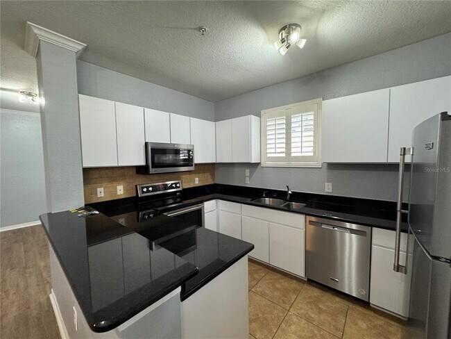 Foto del edificio - 1967 Legacy Cove Dr