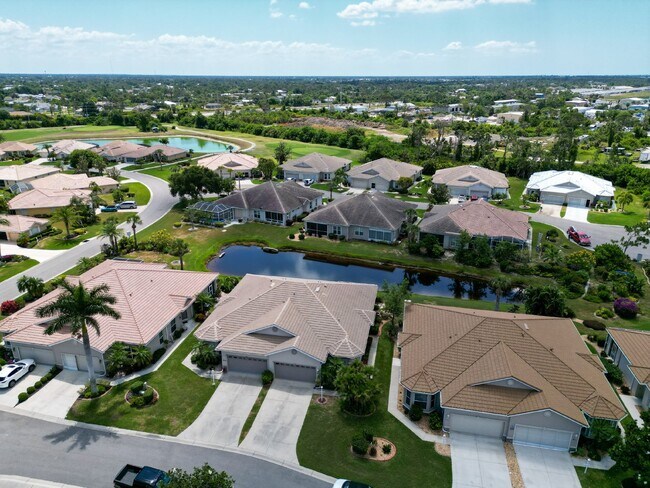 Foto del edificio - "Charming Englewood Gem: 2 Beds, 2 Baths in Oyster Creek Gated Golf Community