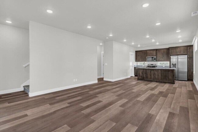 Foto del edificio - New 2024 Townhome with Office & 2 Car Garage