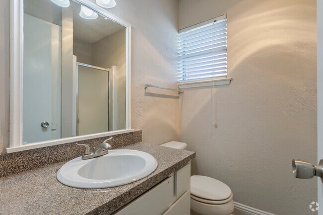 3BR,2BA - 1050SF D2-1 - Bathroom - Tower Village