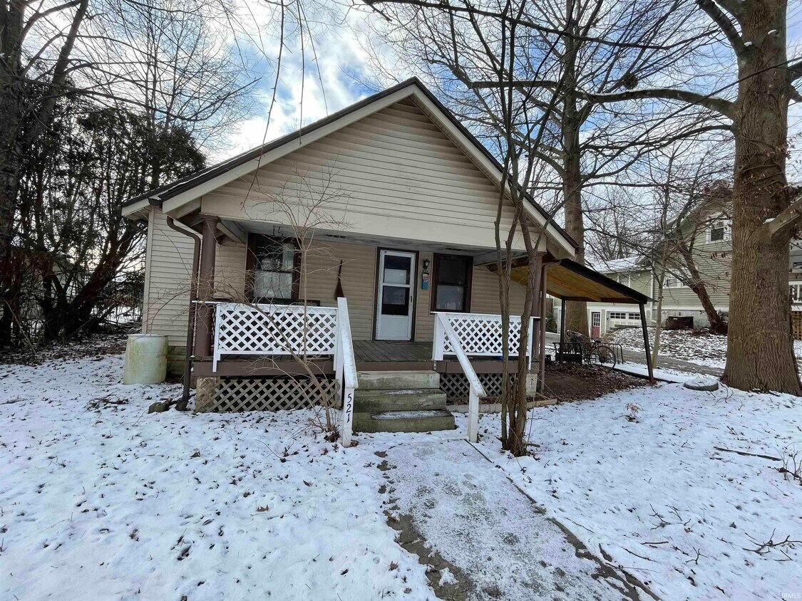 Primary Photo - 521 W Wylie St