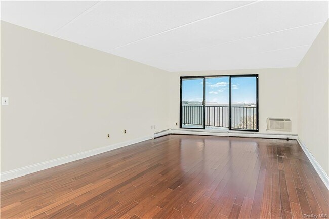 Foto del edificio - 1155 Warburton Ave