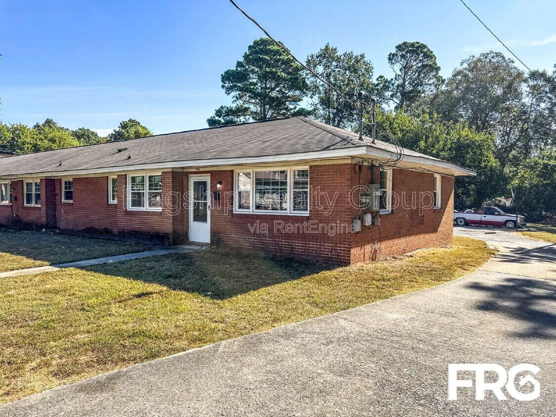 Foto principal - 416 N Kornegay St