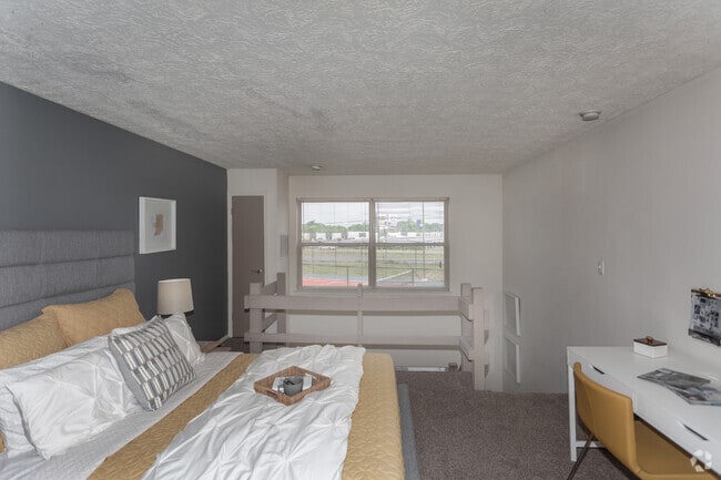 1BR, 1BA - 647 SF - TGM Avalon Lake