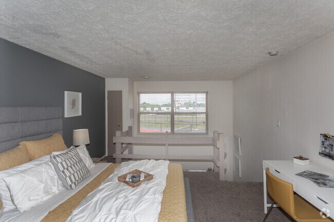 1BR, 1BA - 647 SF - TGM Avalon Lake