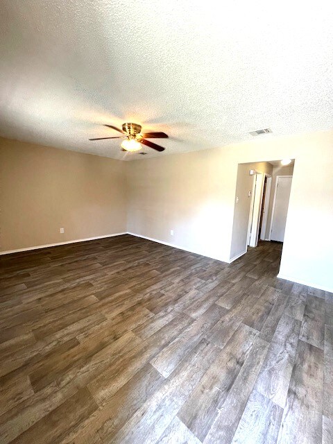 Foto del edificio - 2632 Colonial Ave