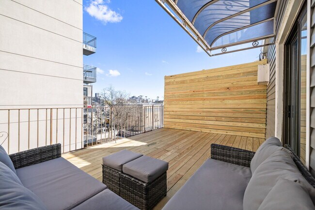 outdoor terrace - 579 Lafayette Ave