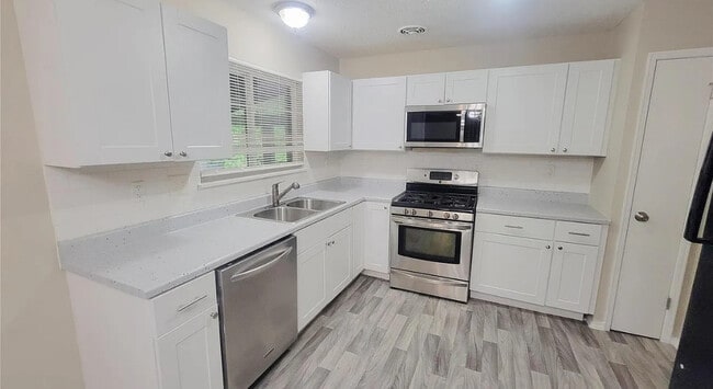 Building Photo - 6543 Coventry Dr