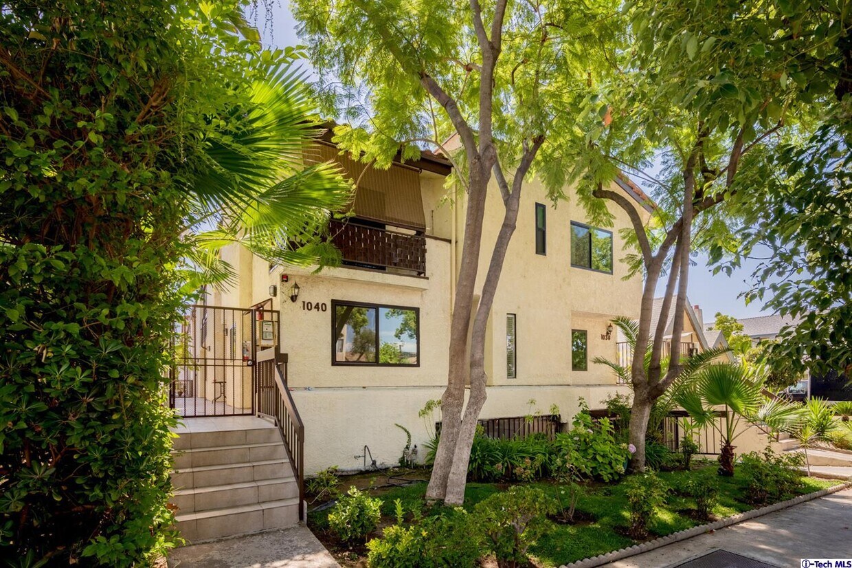 1040 Spazier Ave, Glendale, CA 91201 Townhome Rentals in Glendale CA