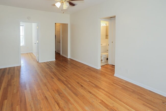 Building Photo - 3917 N Pine Grove Ave