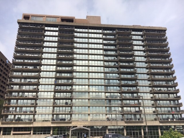 Foto del edificio - 600 Admiral Blvd
