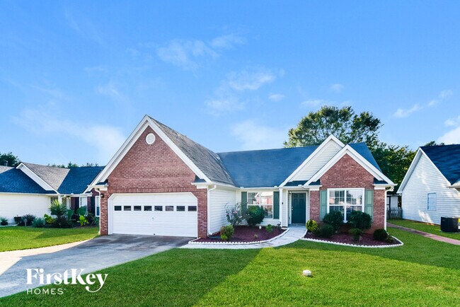 Building Photo - 2372 Hillvale Cir
