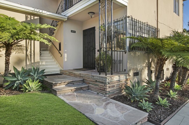 Front 1st Floor Entrance - 4058 9th Ave