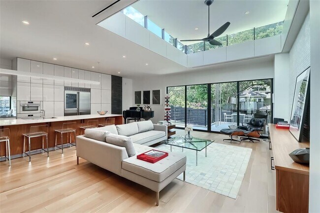 Building Photo - 3601 Bridle Path