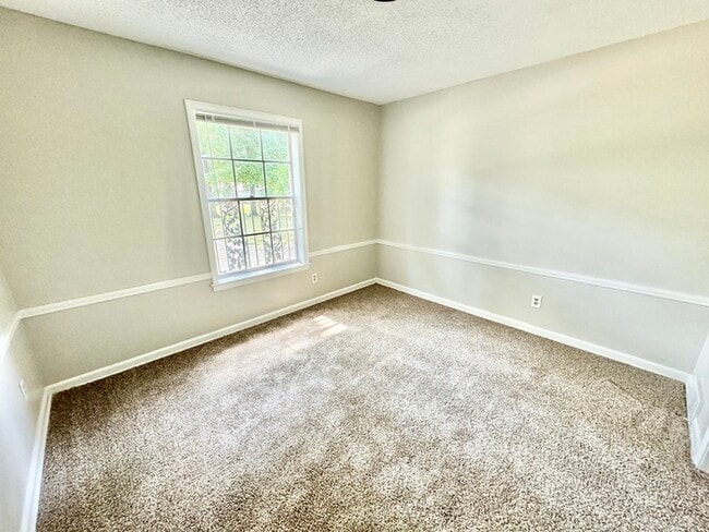 Building Photo - 2168 Carnes Ave
