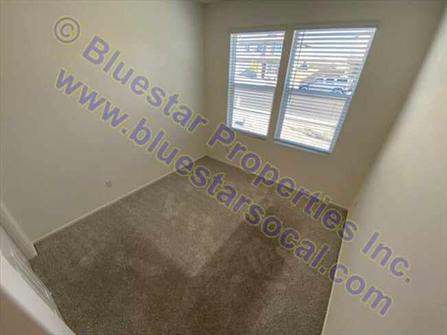 Building Photo - Just listed 5 bedroom in Victorville