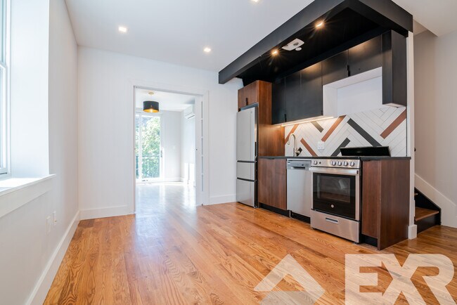 Foto del edificio - 680 E 21st St