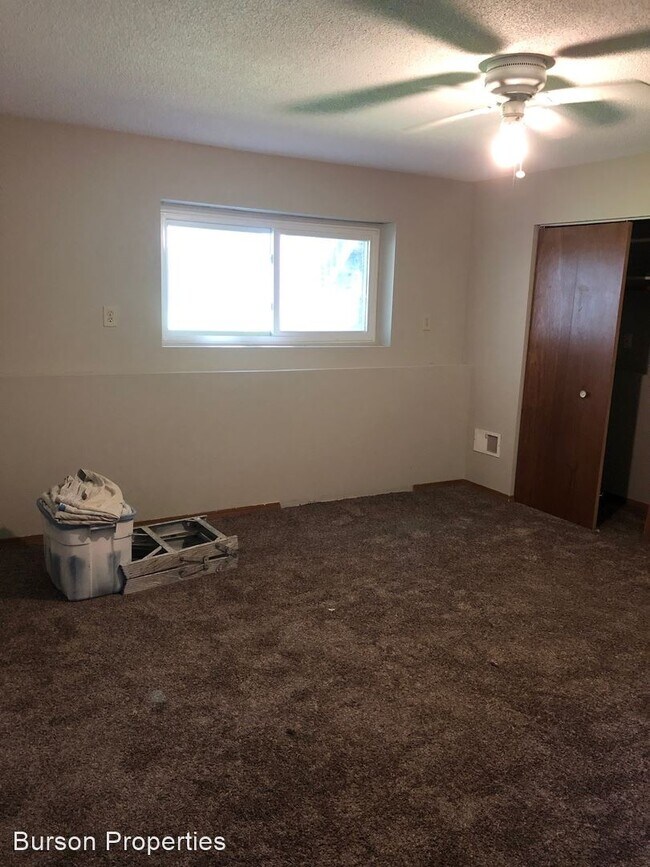 Building Photo - 3 br, 2 bath House - 1530 Larpenteur Ave E