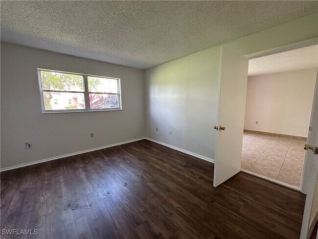 Building Photo - 170 Turtle Lake Ct