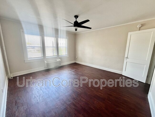 Building Photo - 215 5th Ave N