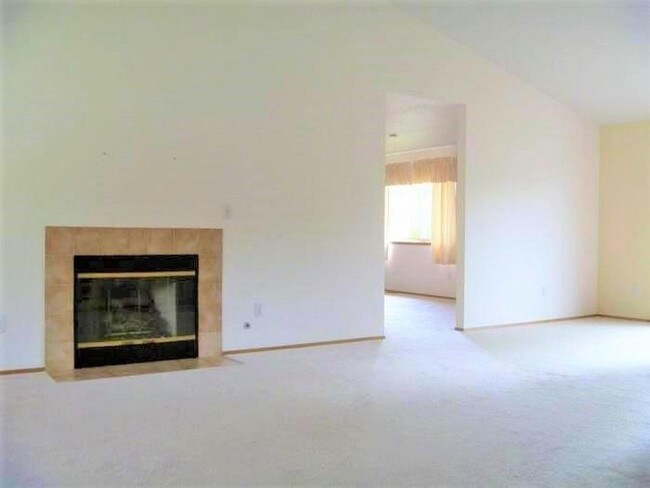 Building Photo - 1102 Laurel Oaks Dr SE