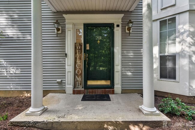 Building Photo - 201 Waldorf Dr