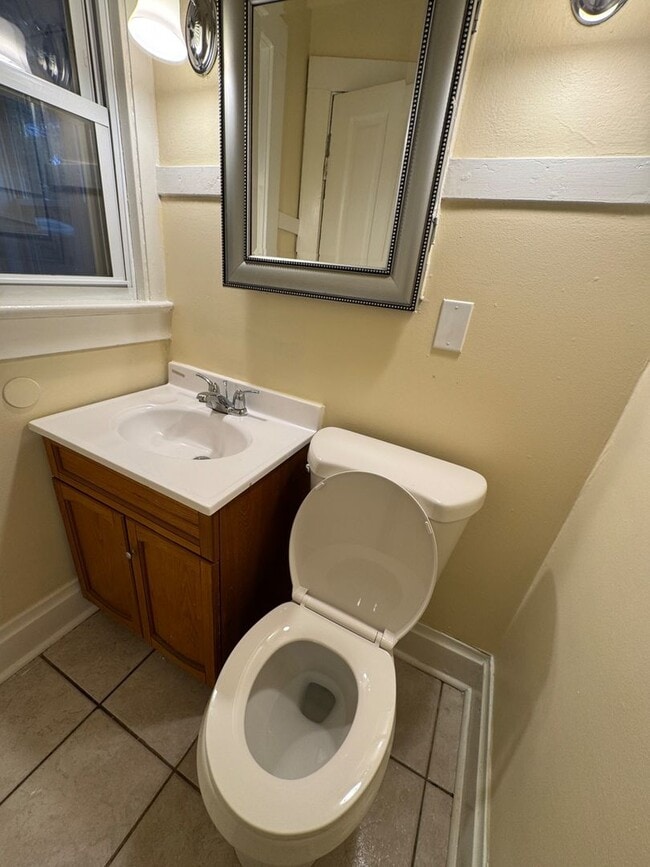 Building Photo - Beautiful Large Home for rent