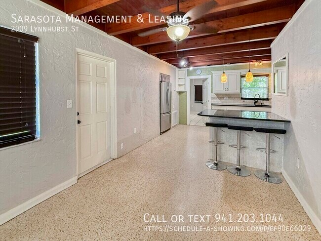 Building Photo - 2909 Lynnhurst St