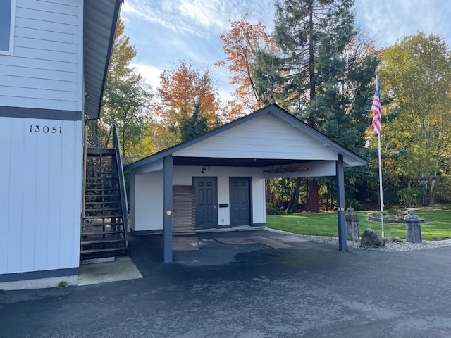 parking and storage area - 13051 40th Ave S