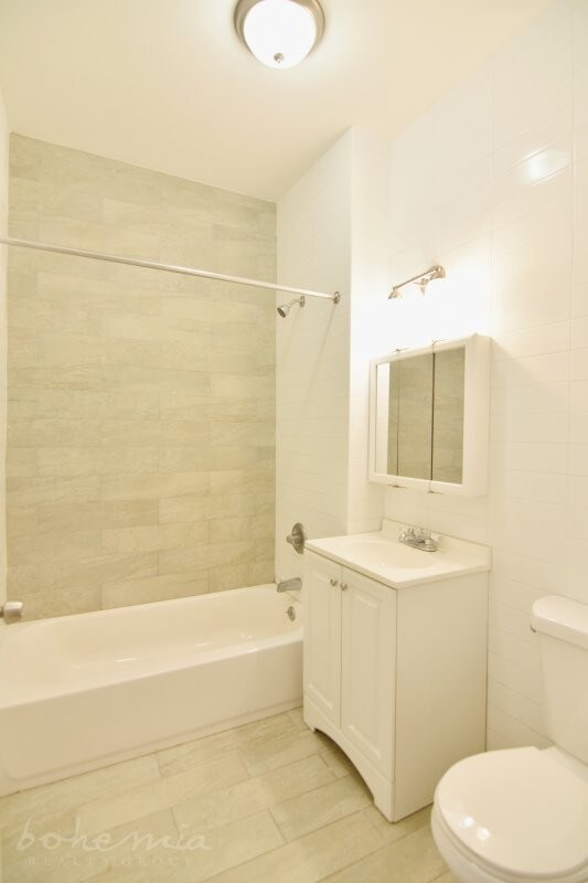 Foto del edificio - 3924 Broadway