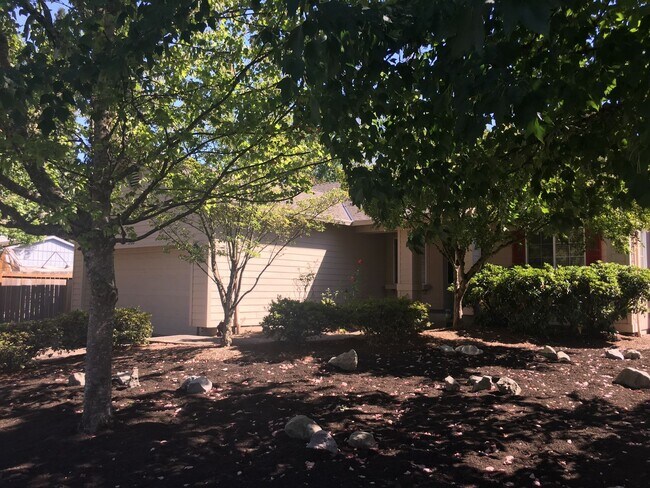 Foto del edificio - 3 Bedroom Ranch, 2 Car Garage, Air Conditi...